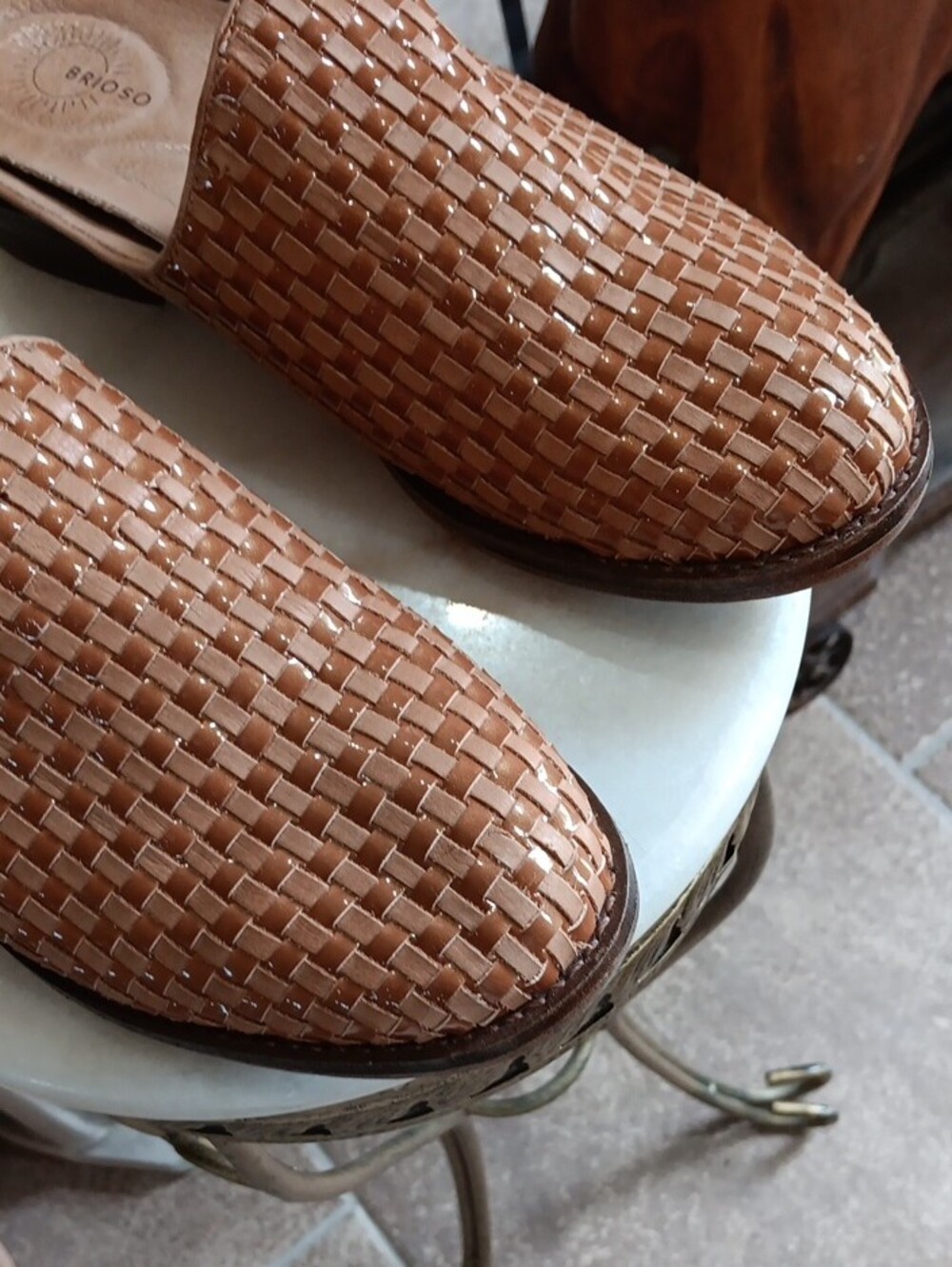Brioso Fern Woven Leather Mules Camel Brown Slides Flat Loafers Size 7M Brazil - Picture 3 of 10
